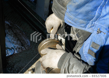 Preparation of the diesel generator set liner Preparation of the diesel generator set liner 69327806