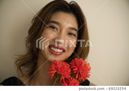 花和女人肖像 69328354