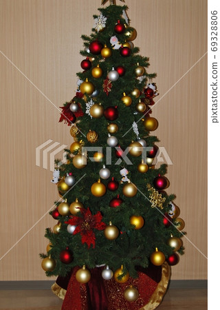 Christmas tree  69328806