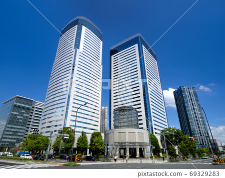 Tokyo Toyosu station square intersection Tokyo Toyosu station square intersection 69329283
