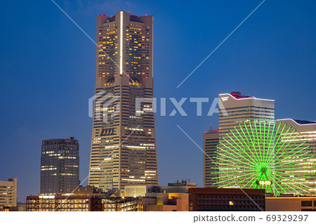 Yokohama Landmark Tower Yokohama Cosmo World Ferris Wheel Amusement Park Sea Illuminations Yokohama Landmark Tower Yokohama Cosmo World Ferris Wheel Amusement Park Sea Illuminations 69329297