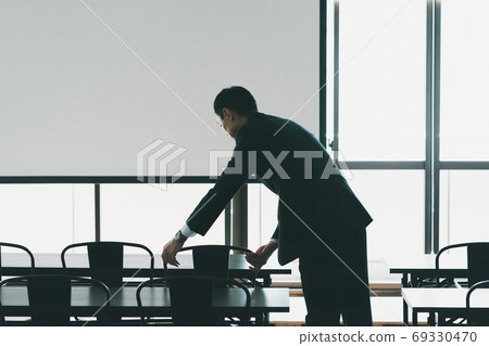 商務人士 商人 男性白領 69330470