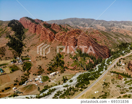 吉爾吉斯的Altin Arashin 69331836