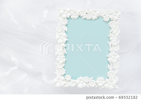 White lace and floral frame vertical 69332182