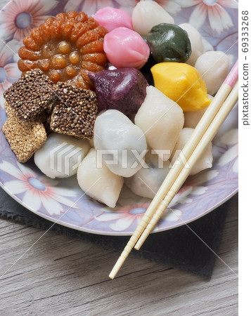 Korean traditional food Songpyeon, Gangjeong, Yugwa, Korean sweets 69333268