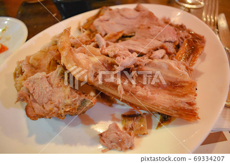 辣椒和肉類菜餚 辣椒和肉類菜餚 69334207