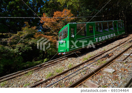 秋季從茨城縣筑波山（Miyukigahara路線）山路看到的纜車 69334464