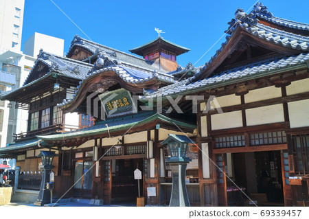 [Ehime Prefecture] The main building of Dogo Onsen on a clear day 69339457