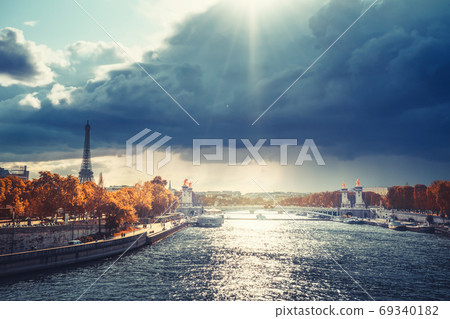 Alexander III bridge and Eiffel tower, Paris, France Alexander III bridge and Eiffel tower, Paris, France 69340182