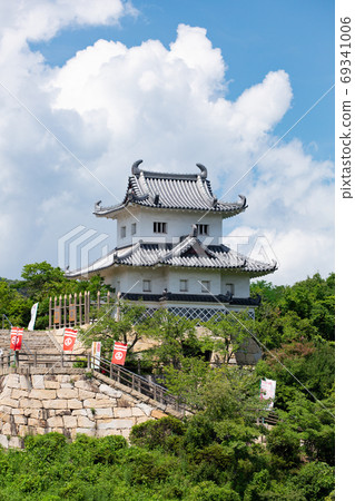 Innoshima Suigun Castle Corner Tower-The only Navy castle in Japan that exhibited materials of Murakami pirates certified as Japan Heritage- 69341006
