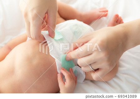 Baby newborn Baby newborn 69341089