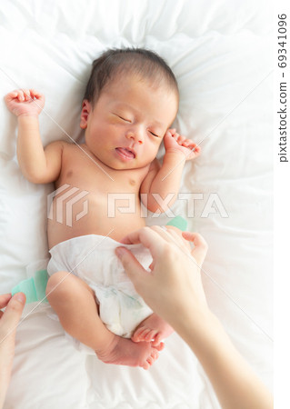Baby newborn Baby newborn 69341096