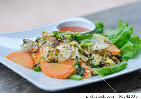 stir fried vegetable with pork stir fried vegetable with pork 69342039