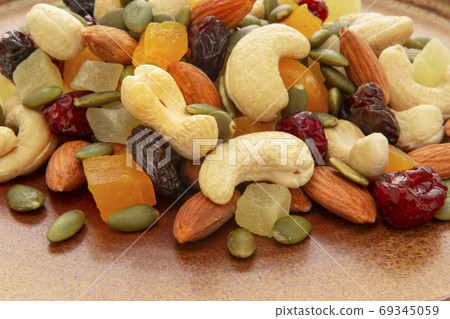 盤子，營養，綜合堅果，プレート、栄養、ミックスナッツ、Plate, mixed nuts, 69345059