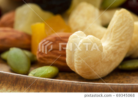 盤子，營養，綜合堅果，プレート、栄養、ミックスナッツ、Plate, mixed nuts, 69345068