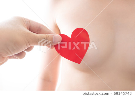 Illness unique to women, worries, diagnosis, chest 69345743