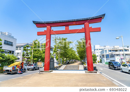 [神奈川縣]鎌倉：鶴岡八man宮的第二個鳥居和Dankatsu，有著美麗的綠色夏天 69348022