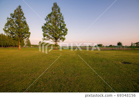 Twilight approaching ground When the sun goes down Twilight approaching ground When the sun goes down 69348156