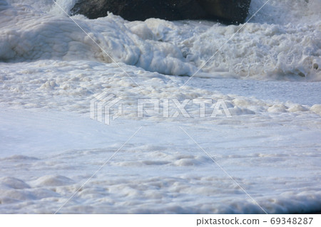 Tide bubble 69348287