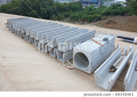 Temporary gutter Temporary gutter 69348461