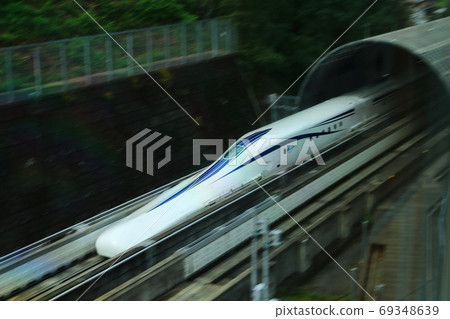 線性跳出隧道 69348639