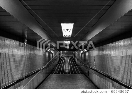 地下通道黑白黑白 69348667