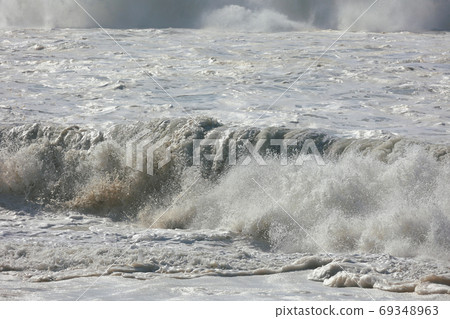 Typhoon wave 69348963