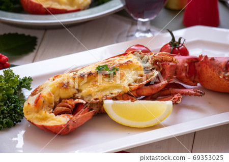 Lobster gratin 69353025