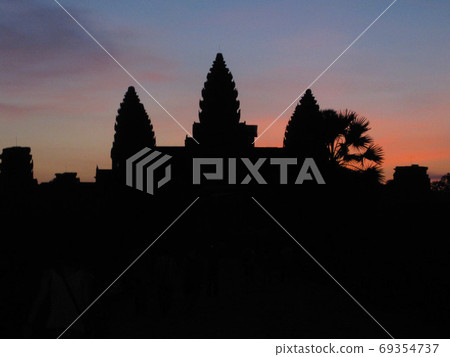 Early morning Angkor Wat Early morning Angkor Wat 69354737