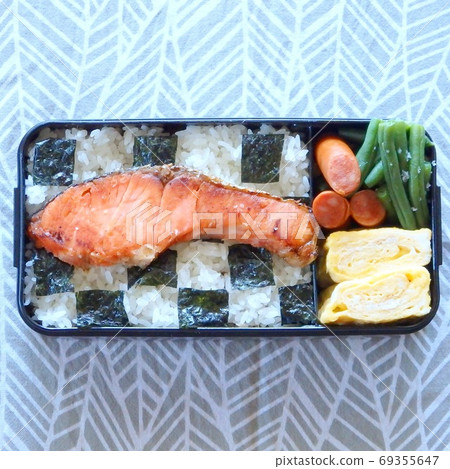 手工烤三文魚午餐 手工烤三文魚午餐 69355647