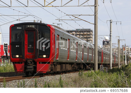 [JA] Kagoshima Main Line 813 series 100 series (Kokura⇔Hakata) 69357686