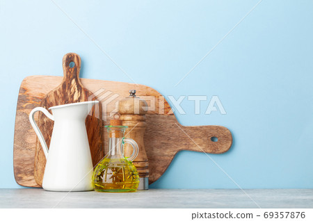 Kitchen utensils and dishes 69357876
