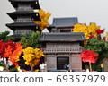 西洋鏡四個季節的“秋天”神廟，五層寶塔和秋天的落葉 69357979
