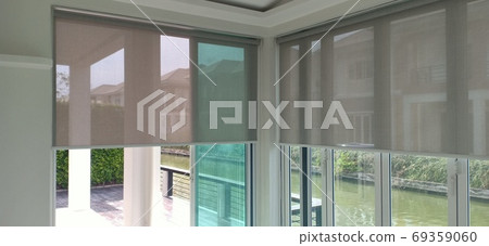 Aluminum glass 69359060