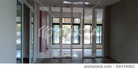 Aluminum glass Aluminum glass 69359062