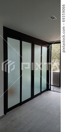 Aluminum glass Aluminum glass 69359066