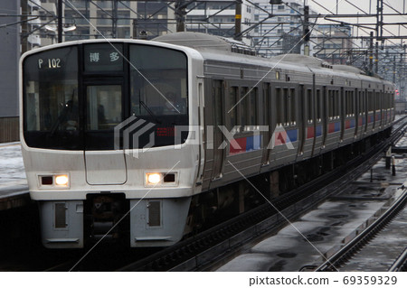 [JA] Kagoshima Main Line 811 series 100 series (Kokura⇔Hakata) 69359329