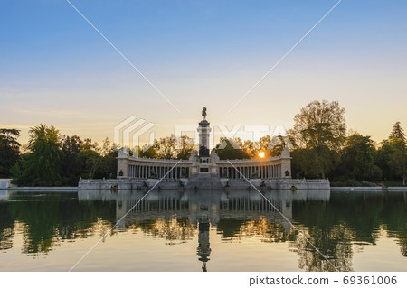 Madrid Spain, sunrise city skyline at El Retiro Park 69361006
