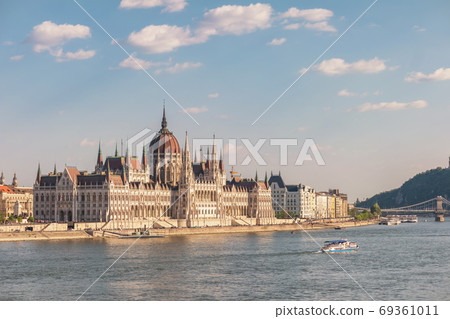 Budapest Hungary, city skyline at Hungarian Parliament and Danube River Budapest Hungary, city skyline at Hungarian Parliament and Danube River 69361011