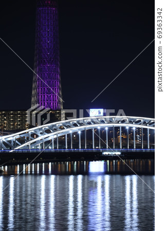 Illuminated Sumida River Bridges that create a lively waterside "Shirahige Bridge" ~ Illuminated support for medical personnel ~ 69363342