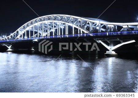 Illuminated Sumida River Bridges that create a lively waterside "Shirahige Bridge" ~ Illuminated support for medical personnel ~ 69363345