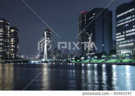 Illumination of the Sumida River Bridge that creates a lively waterside "Chuo Bridge" 69363547