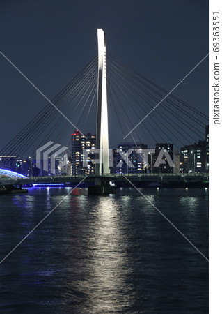 Illumination of the Sumida River Bridge that creates a lively waterside "Chuo Bridge" 69363551