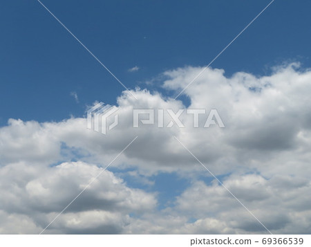 Sky clouds 69366539