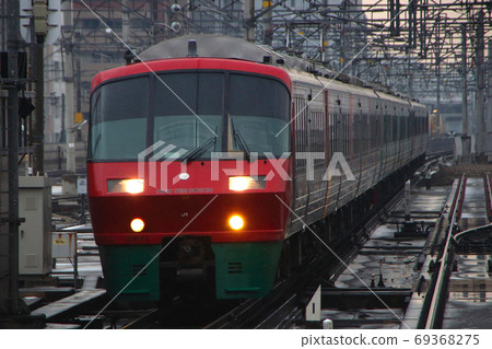 Limited Express Kirameki: 783 series 12 cars (Mojiko → Hakata) Limited Express Kirameki: 783 series 12 cars (Mojiko → Hakata) 69368275