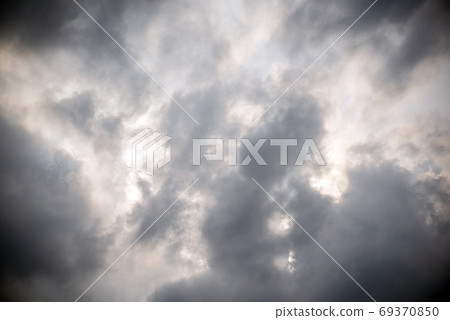 Stormy clouds on summer evening. Rainy sky before the storm. 69370850