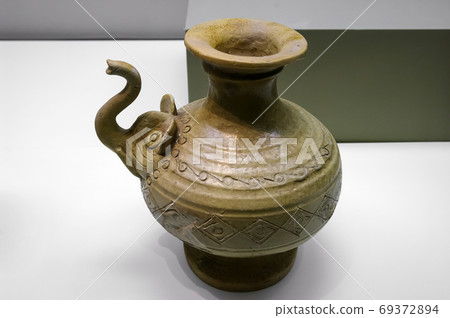 National Museum of Korea Cultural Property 69372894
