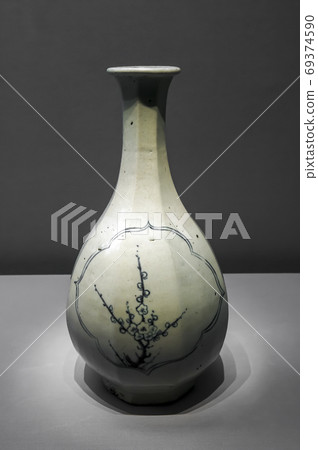 National Museum of Korea Cultural Property 69374590