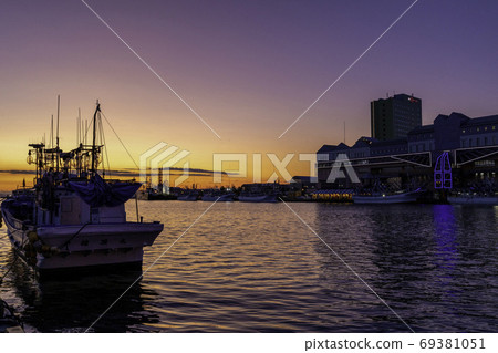 Sunset over the Kushiro River and fishing boat 69381051
