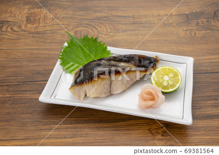 鰻魚的味道溢滿了!鹽K燒餐桌圖像 鰻魚的味道溢滿了!鹽K燒餐桌圖像 69381564